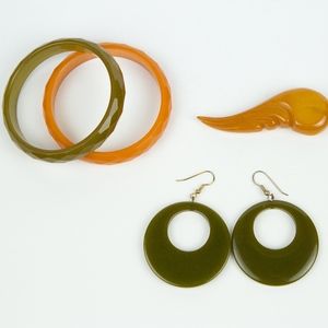 Antique Bakelite Catalin Plastic Jewelry Set